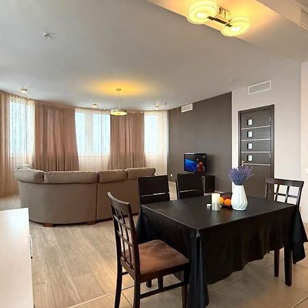 Bright House On 23 Serpnya Harkiv Exterior foto
