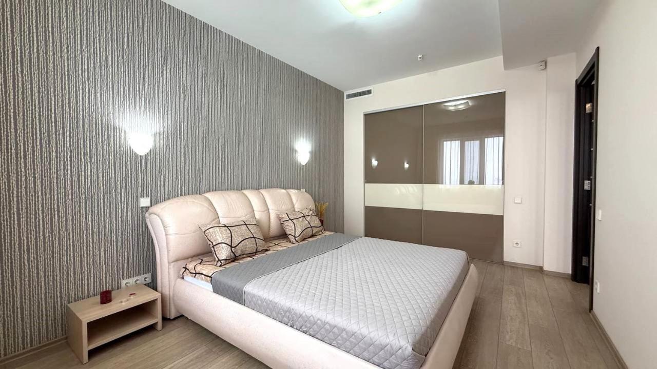 Bright House On 23 Serpnya Harkiv Exterior foto