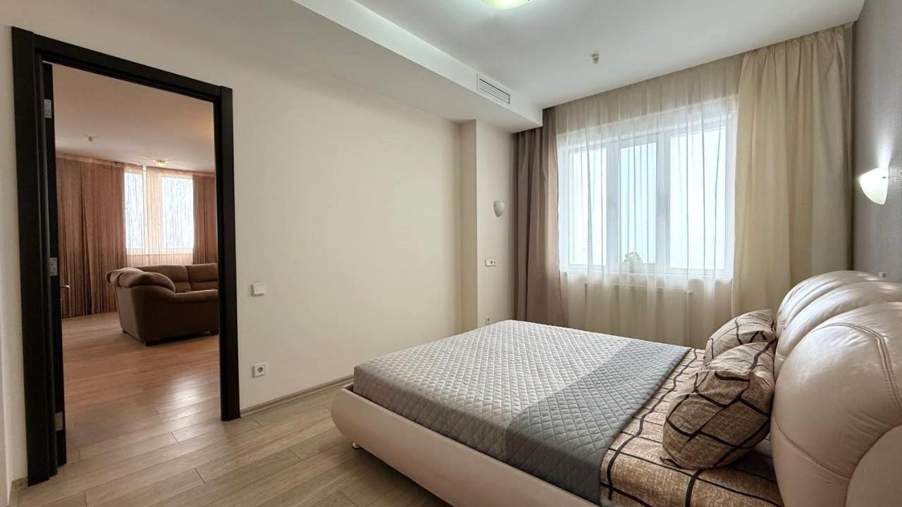 Bright House On 23 Serpnya Harkiv Exterior foto