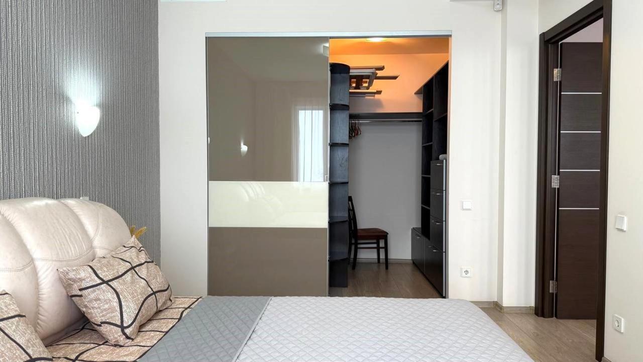 Bright House On 23 Serpnya Harkiv Exterior foto