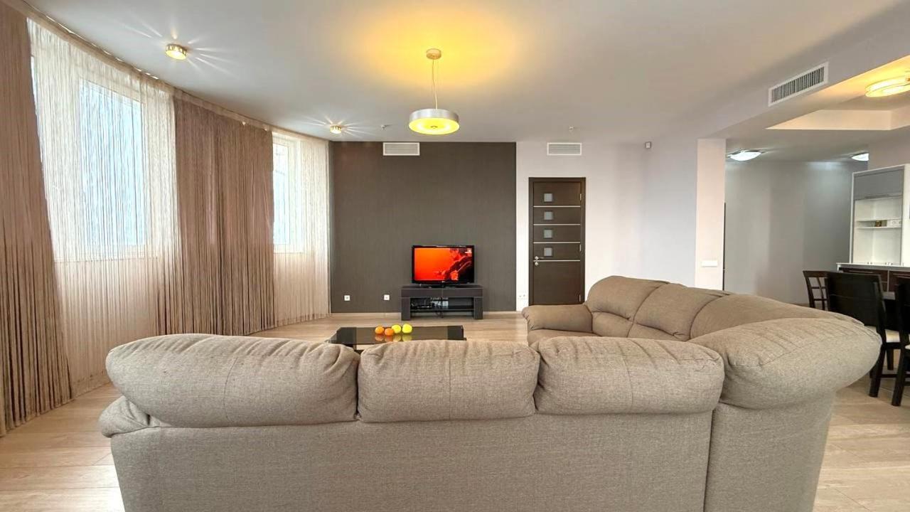 Bright House On 23 Serpnya Harkiv Exterior foto
