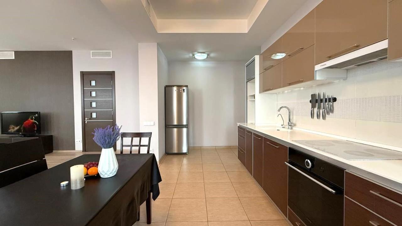 Bright House On 23 Serpnya Harkiv Exterior foto