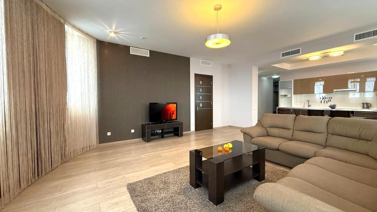 Bright House On 23 Serpnya Harkiv Exterior foto